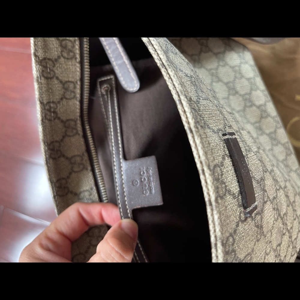 Gucci Cross Body - Picture 6 of 10